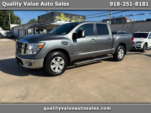 2017 Nissan Titan SV