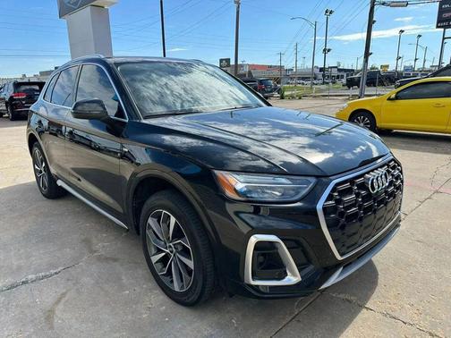 Mythos Black Metallic 2023 Audi Q5 45 S line Premium Plus