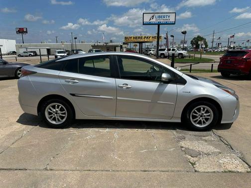 Classic Silver Metallic 2016 Toyota Prius Two