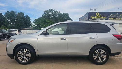 Brilliant Silver Metallic 2019 Nissan Pathfinder SL