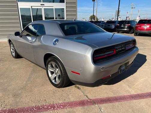 2016 Dodge Challenger SXT