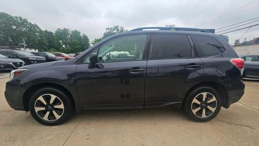 Crystal Black Silica 2018 Subaru Forester 2.5i Premium