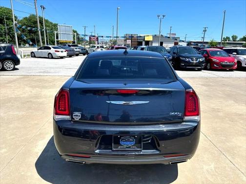2016 Chrysler 300 S