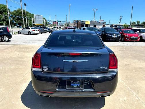 2016 Chrysler 300 S