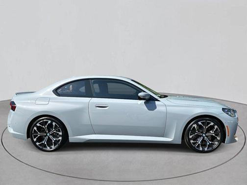 2025 BMW 230 i