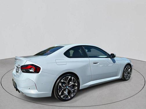 2025 BMW 230 i
