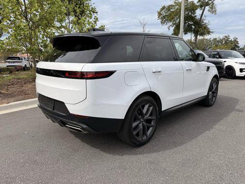 2024 Land Rover Range Rover Sport SE