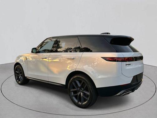 2024 Land Rover Range Rover Sport SE