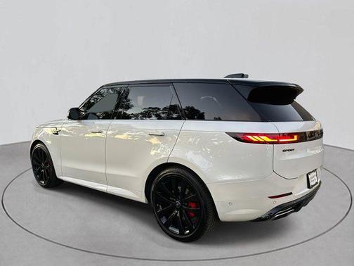 2024 Land Rover Range Rover Sport SE