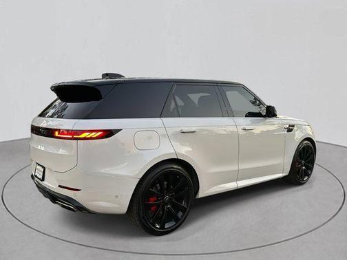 2024 Land Rover Range Rover Sport SE