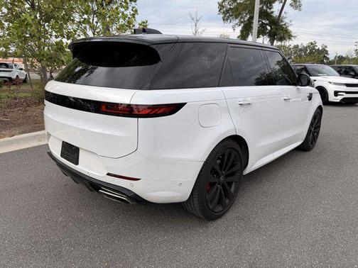 2024 Land Rover Range Rover Sport SE