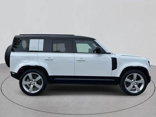 2025 Land Rover Defender 110 P400 X-Dynamic SE