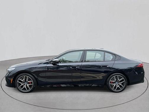 2025 BMW i5 M60
