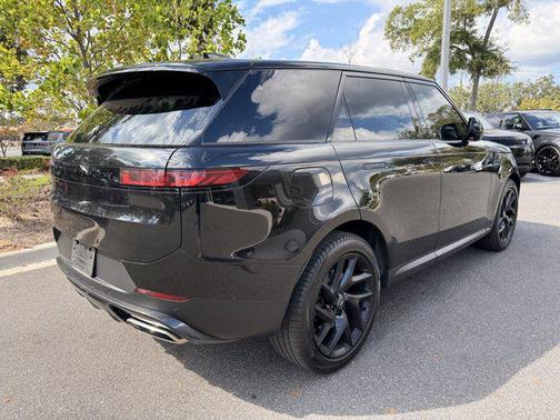 2024 Land Rover Range Rover Sport SE