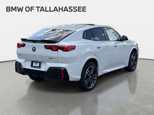 Alpine White 2026 BMW X2 xDrive28i