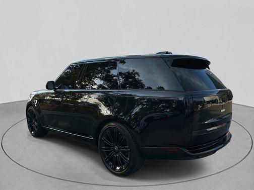 2025 Land Rover Range Rover P530 SE