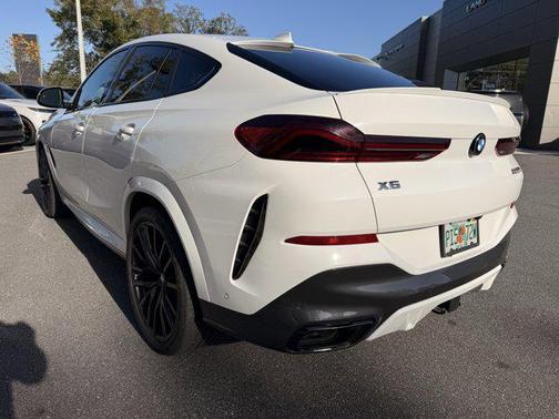 2021 BMW X6 M50i