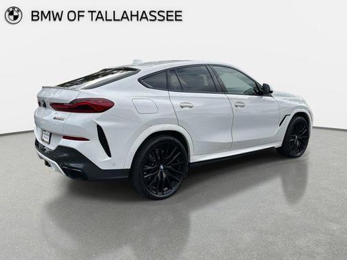 2021 BMW X6 M50i