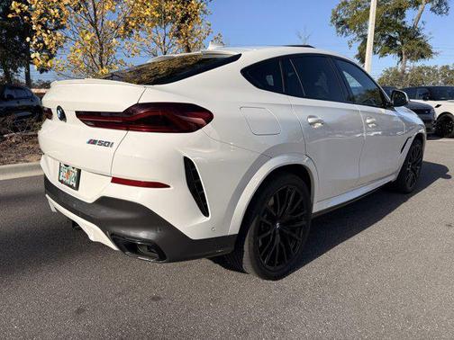2021 BMW X6 M50i