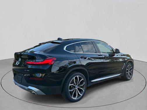 2023 BMW X4 xDrive30i