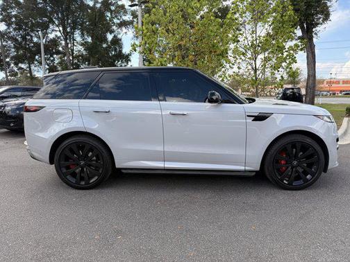 2024 Land Rover Range Rover Sport SE