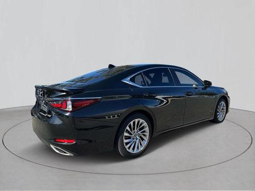 2022 Lexus ES 350 Ultra Luxury