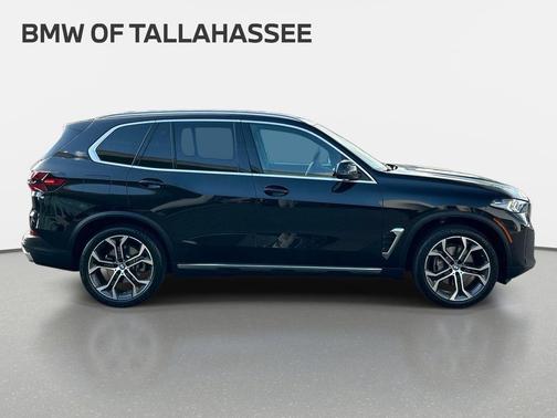 Black Sapphire Metallic 2024 BMW X5 xDrive40i