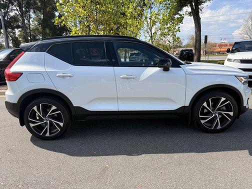 2019 Volvo XC40 T5 R-Design