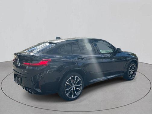 2022 BMW X4 xDrive30i
