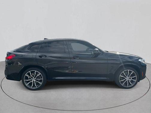 2022 BMW X4 xDrive30i