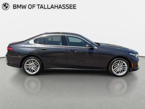 Dark Graphite Metallic 2025 BMW 530 530i