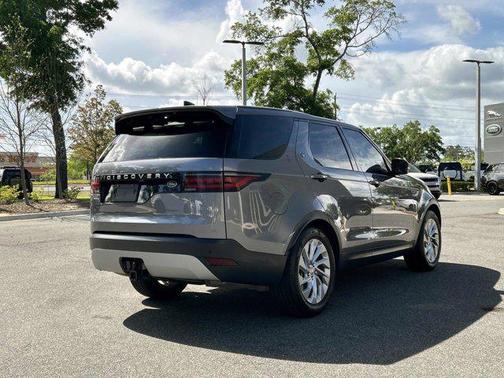Eiger Gray Metallic 2023 Land Rover Discovery P300 S