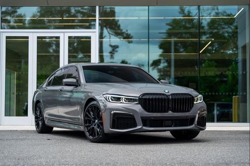 Bernina Grey Amber Effect 2021 BMW 740 740i