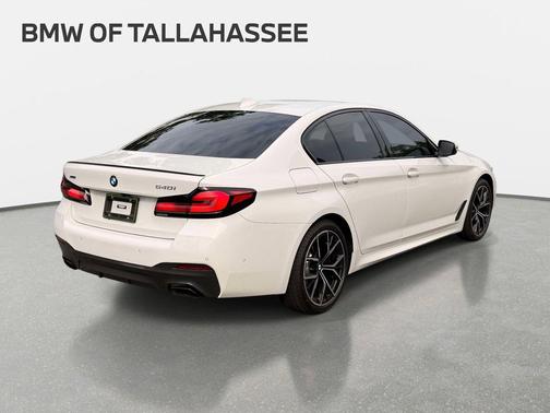 Alpine White 2023 BMW 540 i xDrive