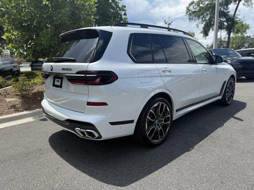 2025 BMW X7 M60i