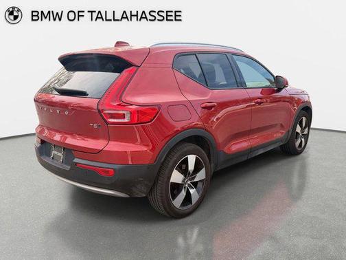 Fusion Red Metallic 2019 Volvo XC40 T5 Momentum