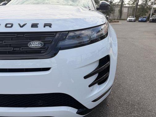 2026 Land Rover Range Rover Evoque Dynamic SE