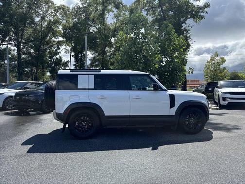 2025 Land Rover Defender 110 P400 S