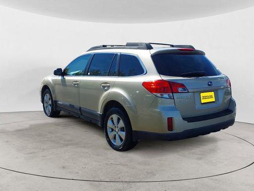Harvest Gold Metallic 2010 Subaru Outback 2.5 i Limited