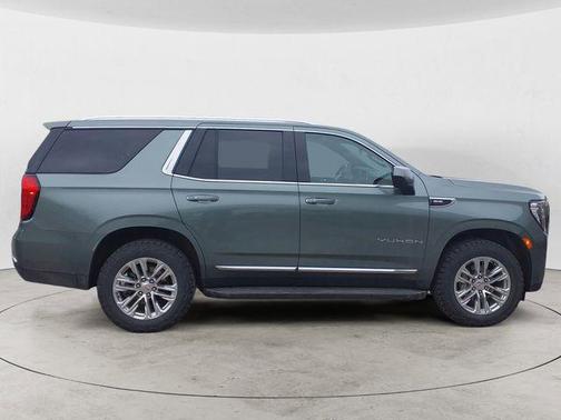 Pine 2024 GMC Yukon SLT