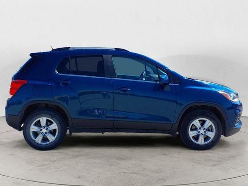 Pacific Blue Metallic 2020 Chevrolet Trax LT
