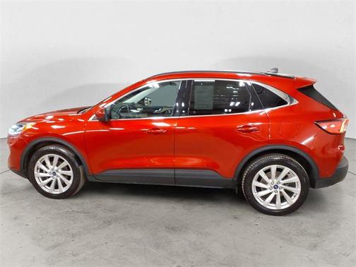 2022 Ford Escape Titanium