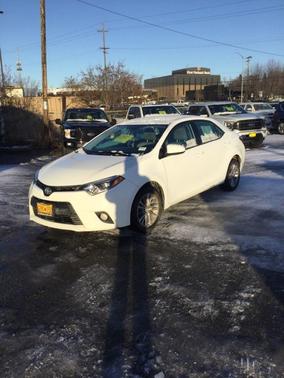 Photo 3 of 17 of 2015 Toyota Corolla LE Plus