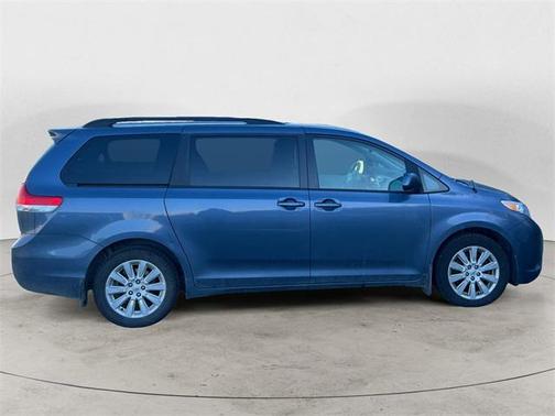 2014 Toyota Sienna LE