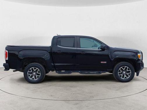 Onyx Black 2017 GMC Canyon SLE
