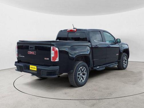 Onyx Black 2017 GMC Canyon SLE
