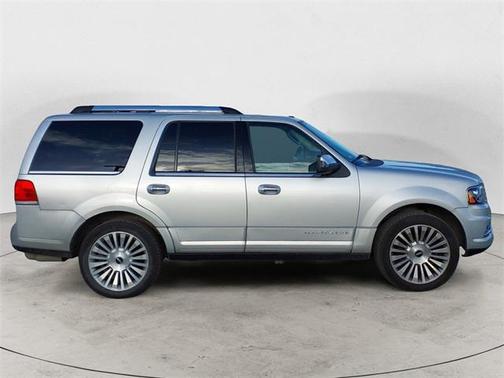 2015 Lincoln Navigator Base