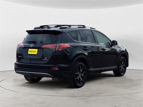 2018 Toyota RAV4 Hybrid SE