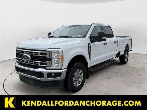 Oxford White 2023 Ford F-350 XLT