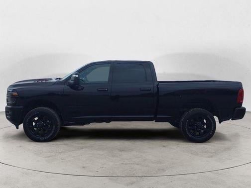 Diamond Black Crystal Pearlcoat 2025 RAM 3500 Laramie Crew Cab 4x4 6'4' Box